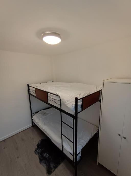 Апартаменты Spacious 3 Bed Flat Opp Springfield Park, Hackney. *